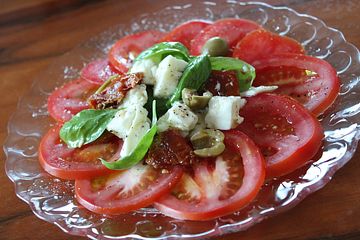 Tomaten-Carpaccio mit Mozzarella