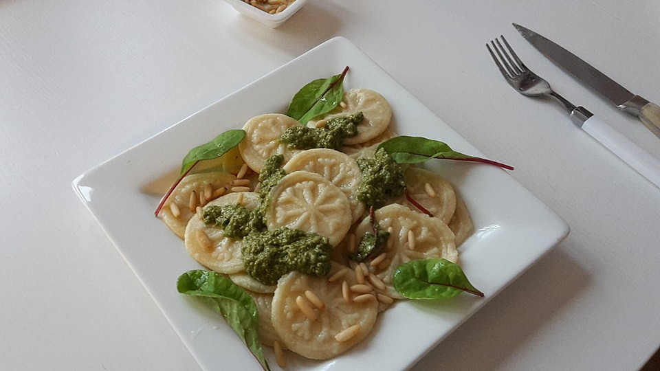 Croxetti - Pastamünzen mit Pesto von akueppenbender