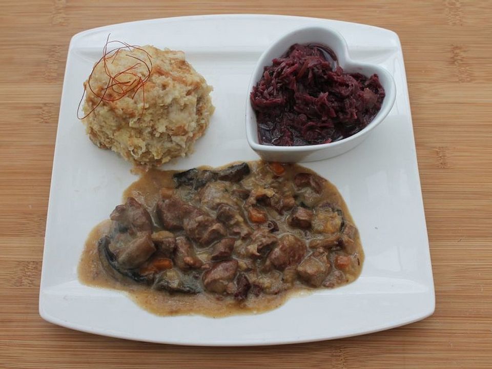 Einfache Semmelknödel von Nadschiii| Chefkoch