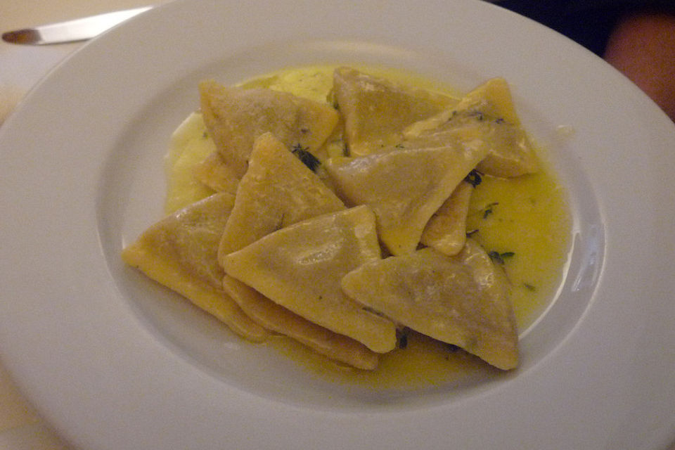 Triangoli mit Feigen und Parmaschinken