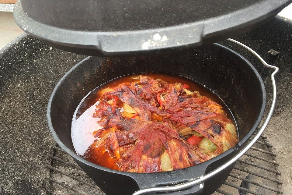 Schichtfleisch aus dem Dutch Oven