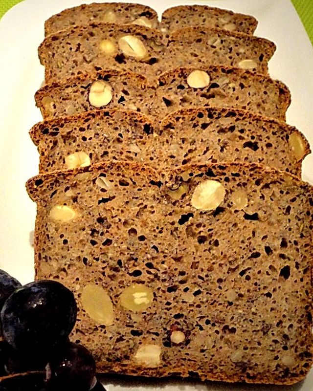 Dinkel-Buchweizen-Brot mit Saaten