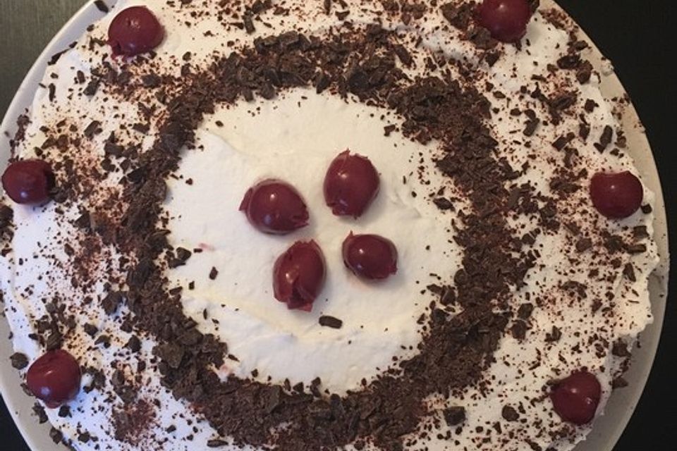 Vegane Schwarzwälder Kirschtorte