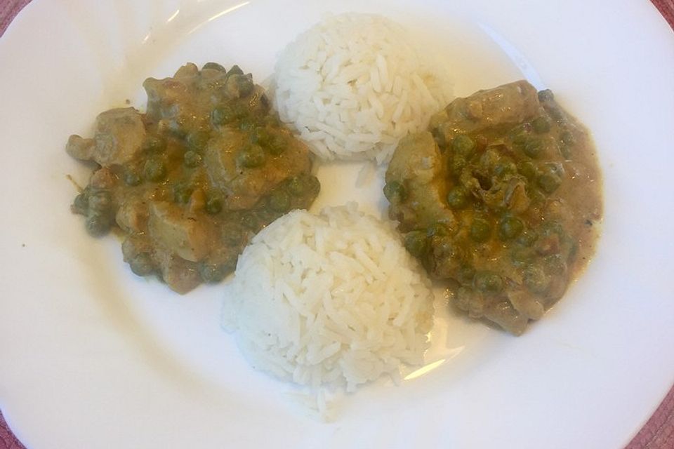 Hähnchen-Erbsen-Curry mit Studentenfutter