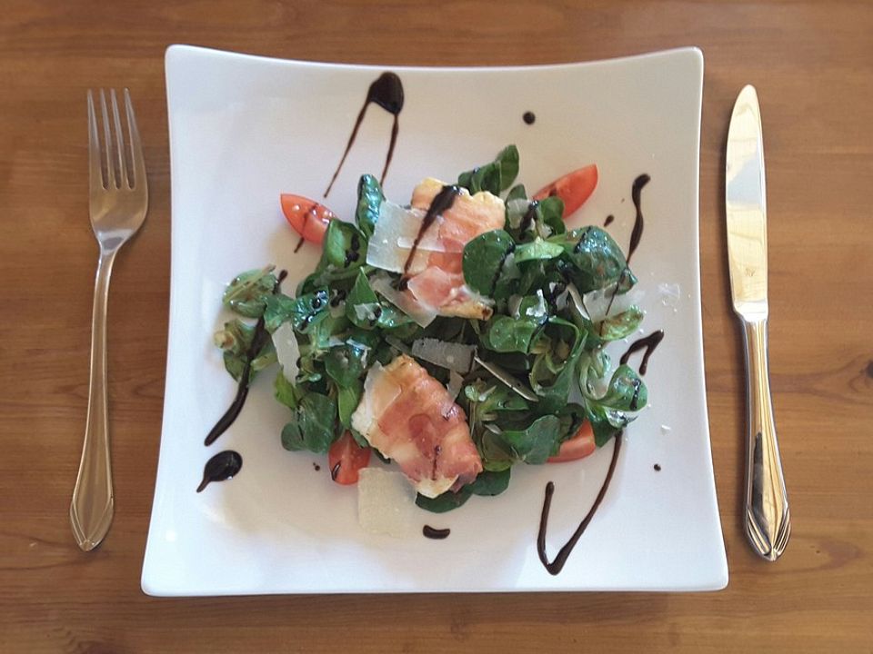 Feldsalat mit gebratenem Schafskäse im Speckmantel von elkescookbook ...