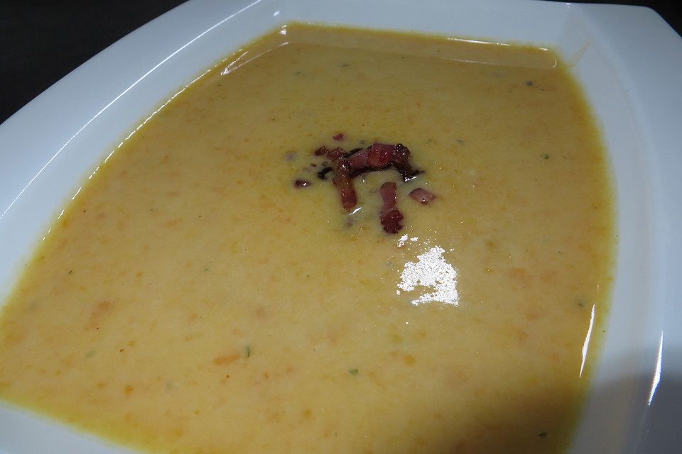 Amerikanische Kürbiscremesuppe