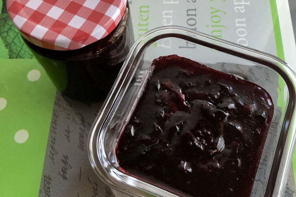 Schwarze Johannisbeer-Marmelade