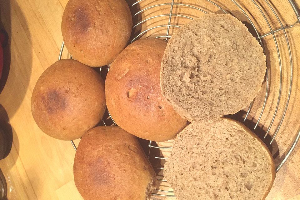 Sauerteigbrötchen