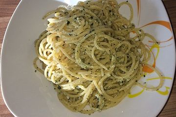 Mamminas Spaghetti mit Walnusspesto