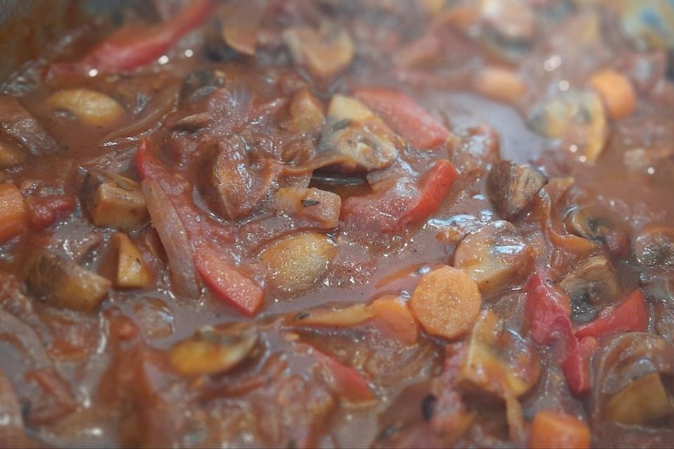 Veganes Champignon-Gulasch