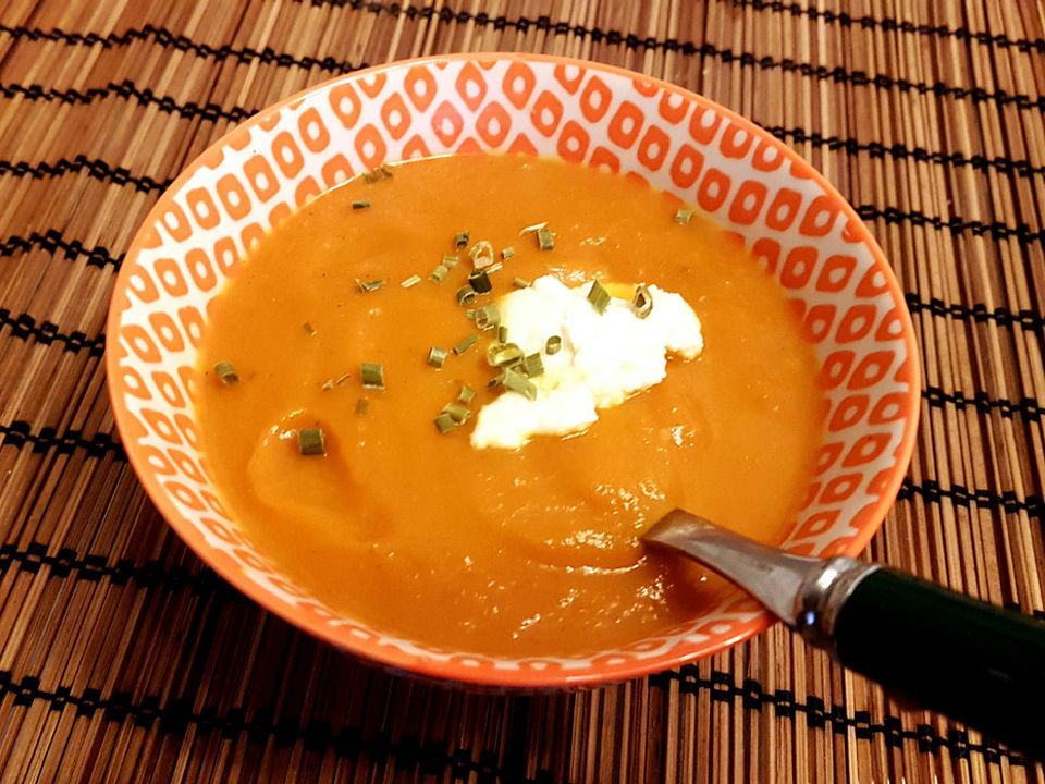 Möhren-Ingwer-Suppe mit Lebkuchen von Sariskuechenchaos| Chefkoch