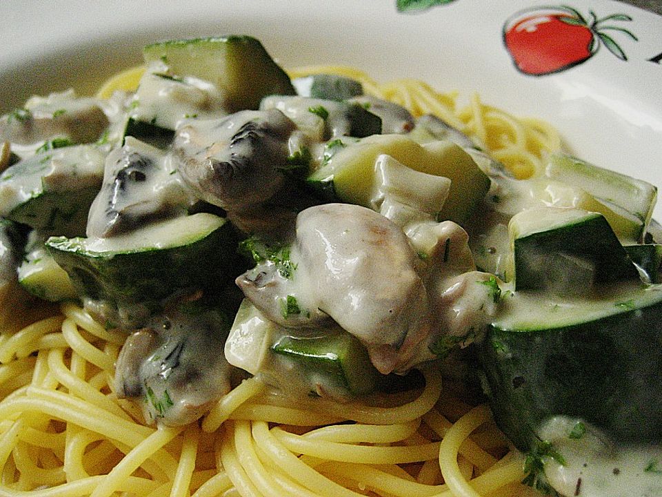 Spaghetti mit Zucchini - Sahnesoße von Miezenmami| Chefkoch
