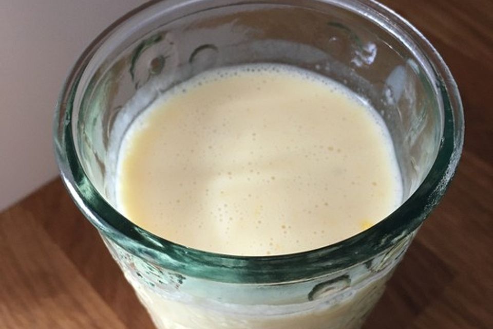 Bananen-Orangen-Smoothie mit isländischem Frischkäse