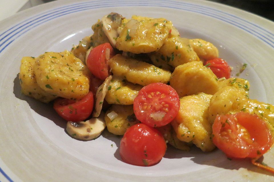 Vegane Kürbisgnocchi mit Pilzen