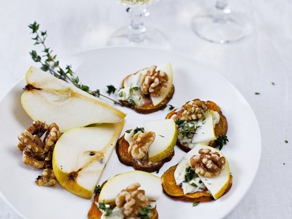 und Birne auf Süßkartoffelscheibchen von Wiktorija Chefkoch