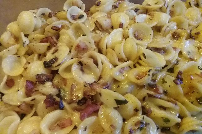 Alpenländische Käsenudeln mit Speck und Apfel von Moni_le| Chefkoch