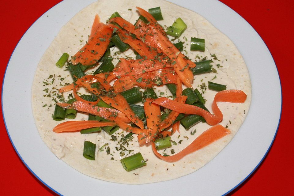 Frühlingszwiebel-Karotten-Wrap Frühlingszwiebel-Karotten-Wrap