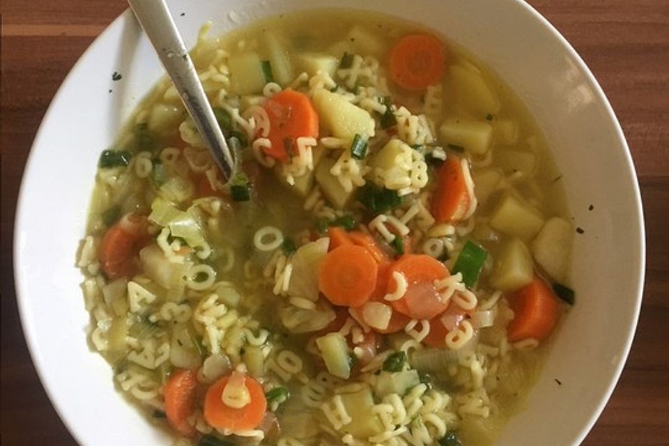 Kartoffelsuppe mit Stellini und Gemüse