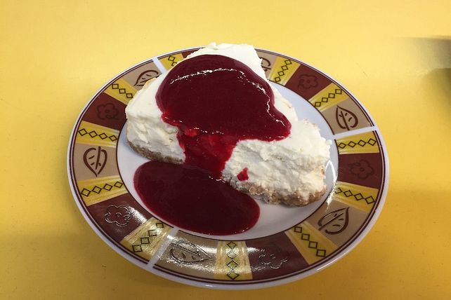 New York Cheesecake mit Himbeerpüree von tomtailor| Chefkoch New York Cheesecake mit Himbeerpüree von tomtailor| Chefkoch