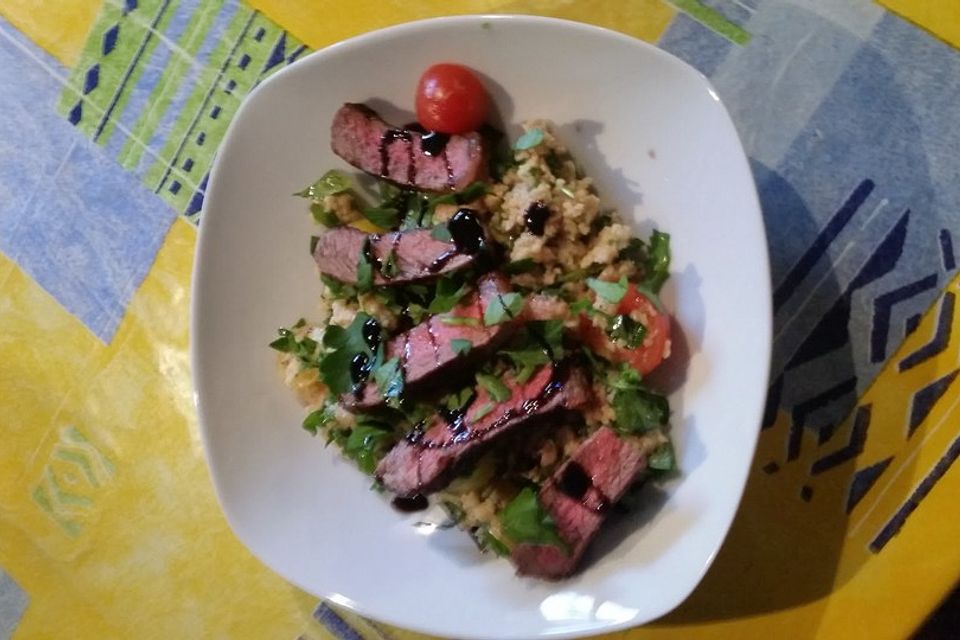 Rinder-Rumpsteak-Streifen mit Taboulé