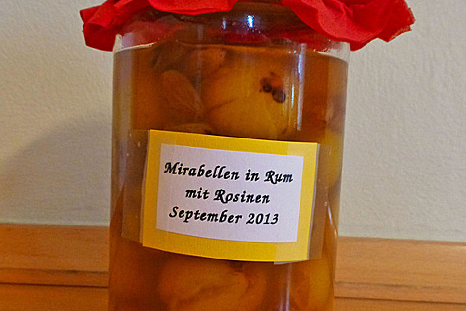 Mirabellen mit Rum und Rosinen