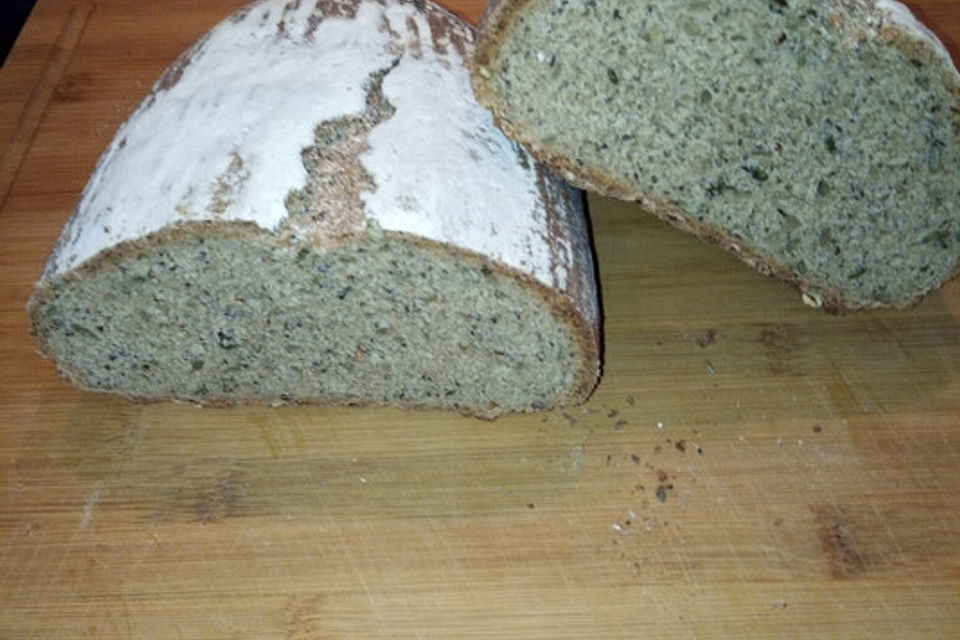 Mehrkorn-Sauerteig-Dinkelvollkornbrot