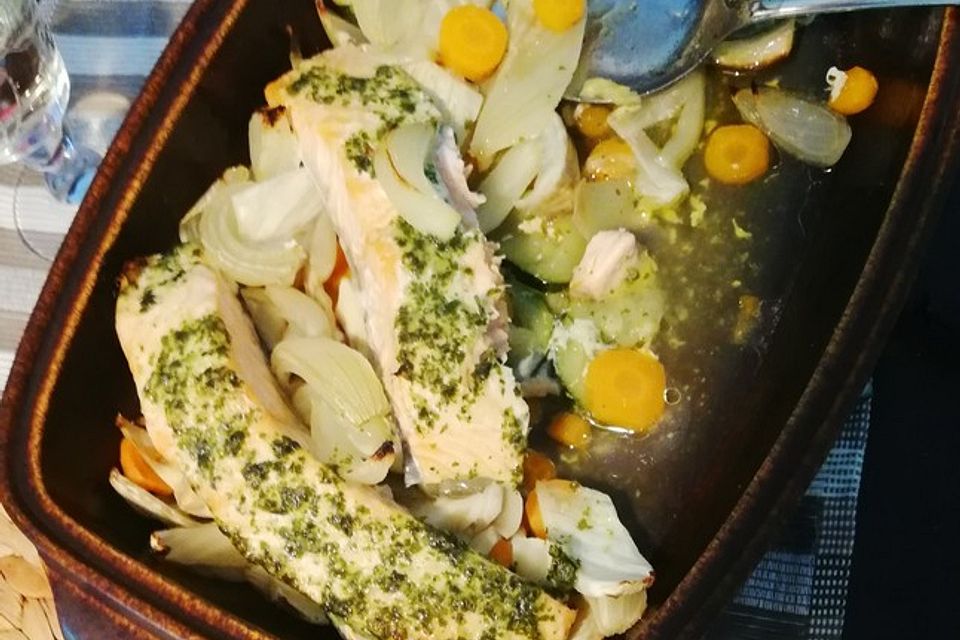 Lachs mit Fenchel und Gemüse