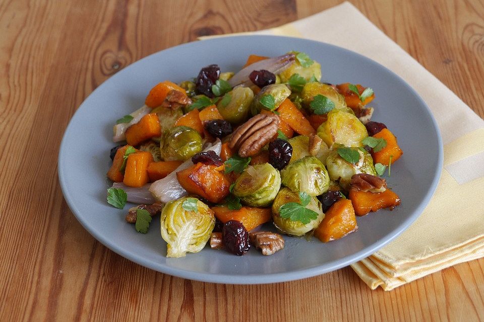 Rosenkohl und Kürbis aus dem Backofen