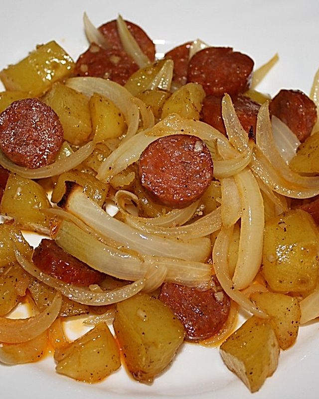 Kartoffelspalten mit Paprika und Chorizo