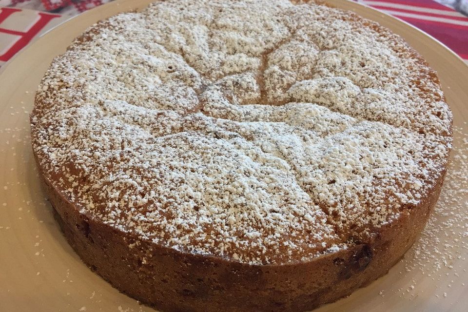 Biskuittorte mit Himbeeren