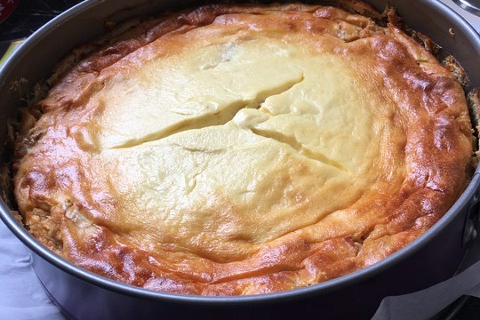 Bodenloser low carb Käsekuchen mit Äpfeln