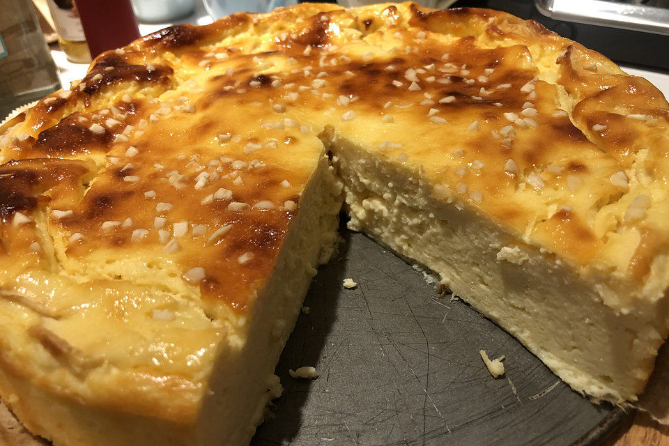 Bodenloser low carb Käsekuchen mit Äpfeln