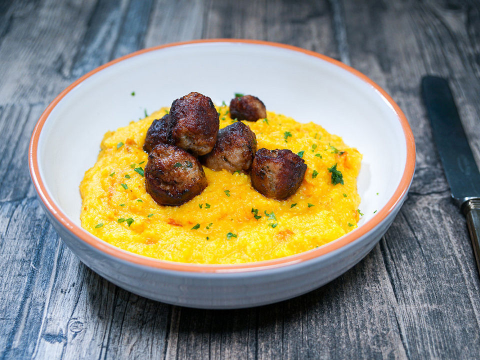 Kürbispolenta mit Bratwurstbällchen von NatuerlichLecker| Chefkoch