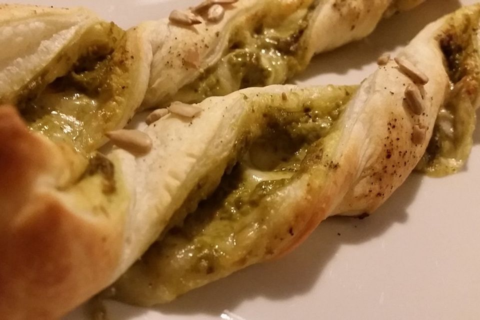 Pesto-Mozzarella-Knusperstangen