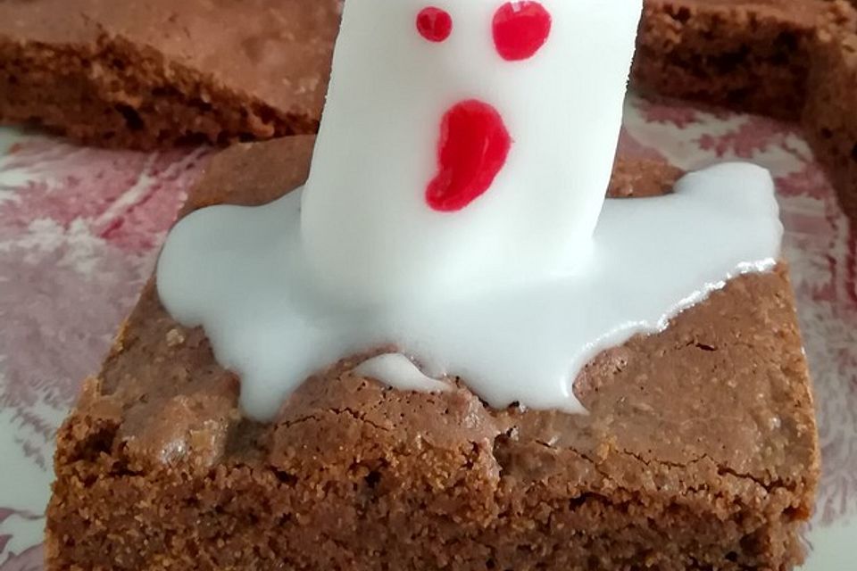 Spooky Halloween Brownies mit Marshmallow Geistern