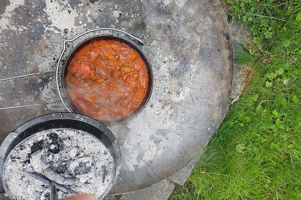 Rindergulasch aus dem Dutch Oven