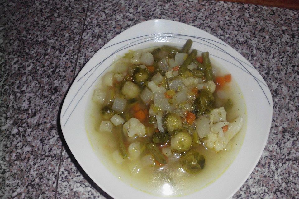 Gemüsesuppe à la Huffi