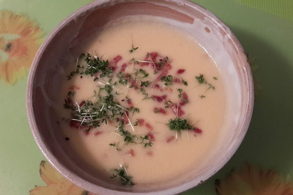 Kartoffelsuppe mit Cheddar und Frühstücksspeck