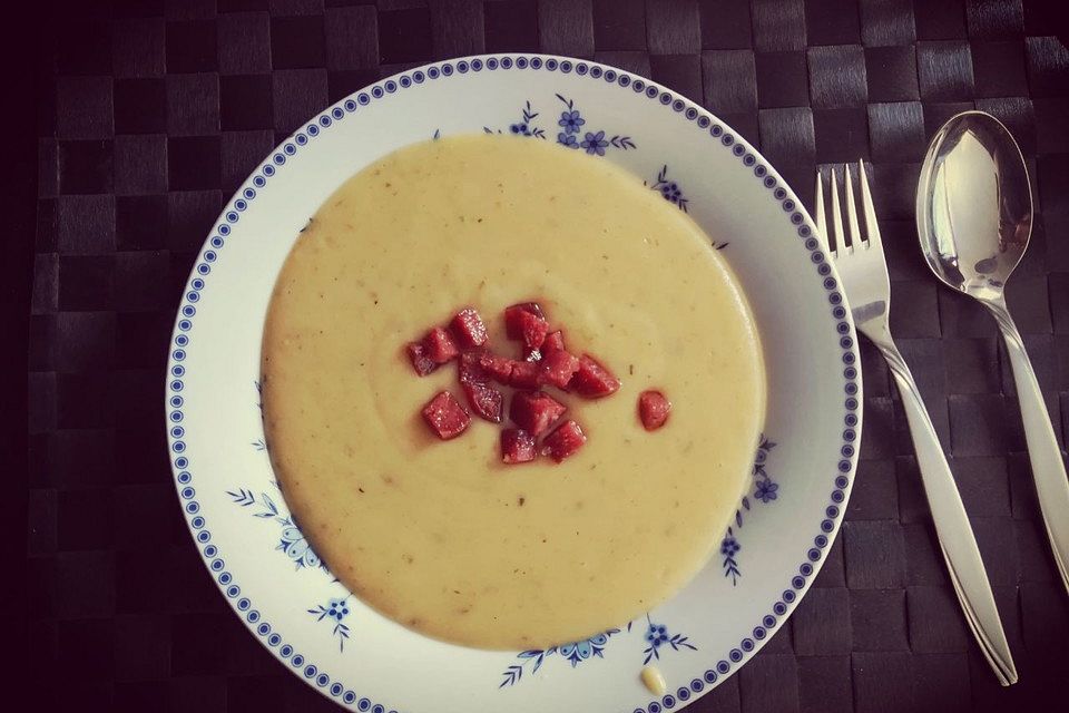 Kartoffelsuppe mit Cheddar und Frühstücksspeck