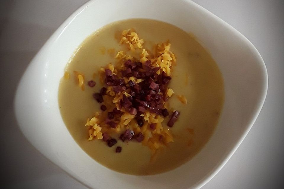 Kartoffelsuppe mit Cheddar und Frühstücksspeck