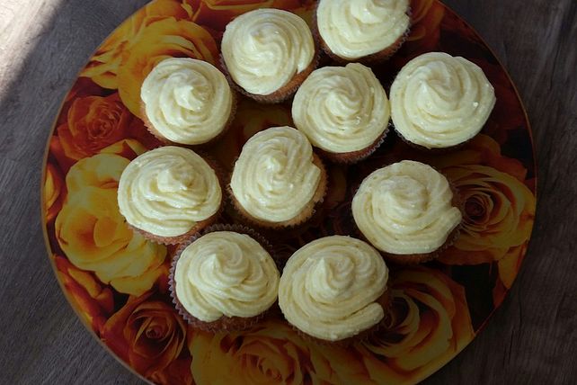Zitronen-Cupcakes mit Orangen-Maracuja-Buttercreme von 1Stina1| Chefkoch