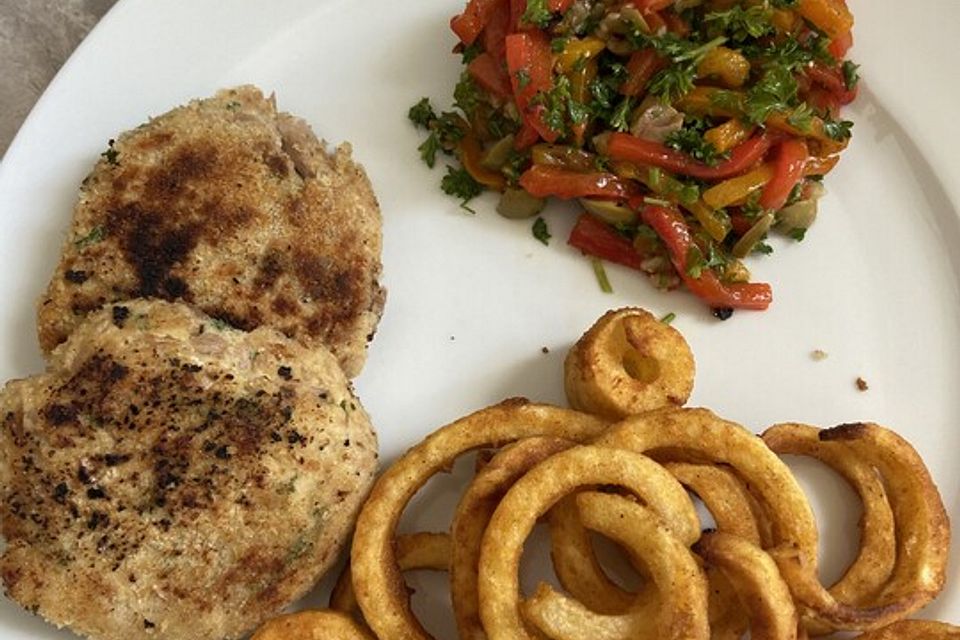 Thunfisch-Ricotta-Frikadellen an mariniertem Paprika-Gemüse