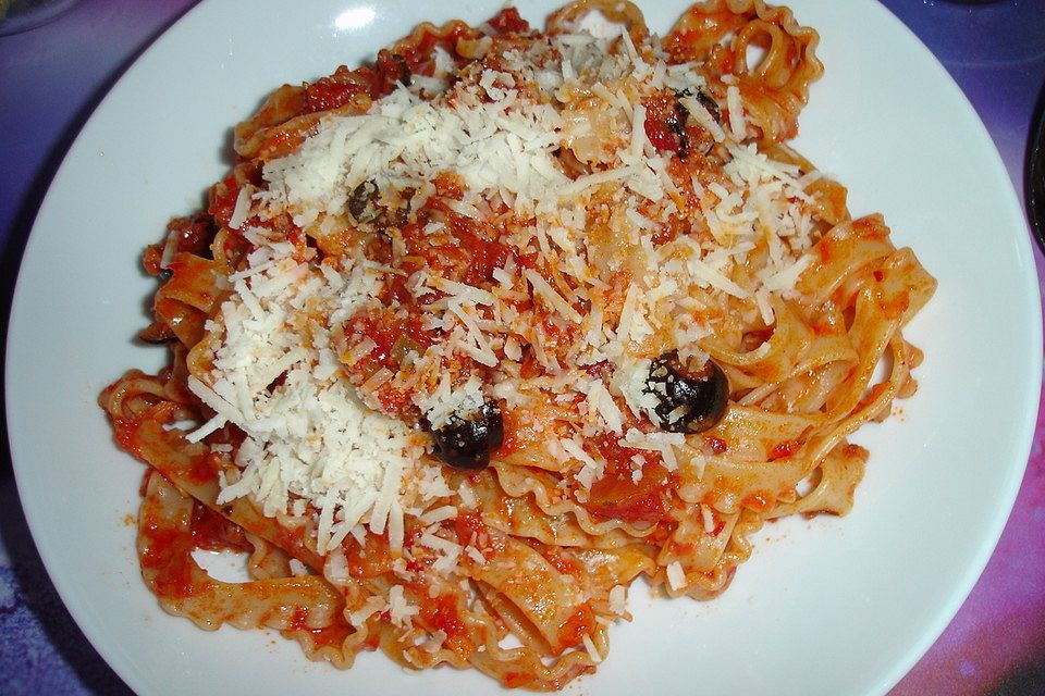 Scharfe Pastasauce mit Nduja und Tomate