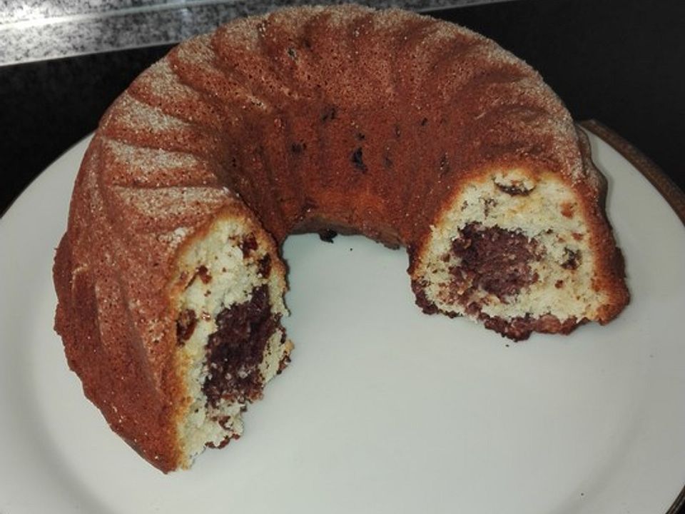 Rosinen-Kokos-Guglhupf von bertino-küche| Chefkoch