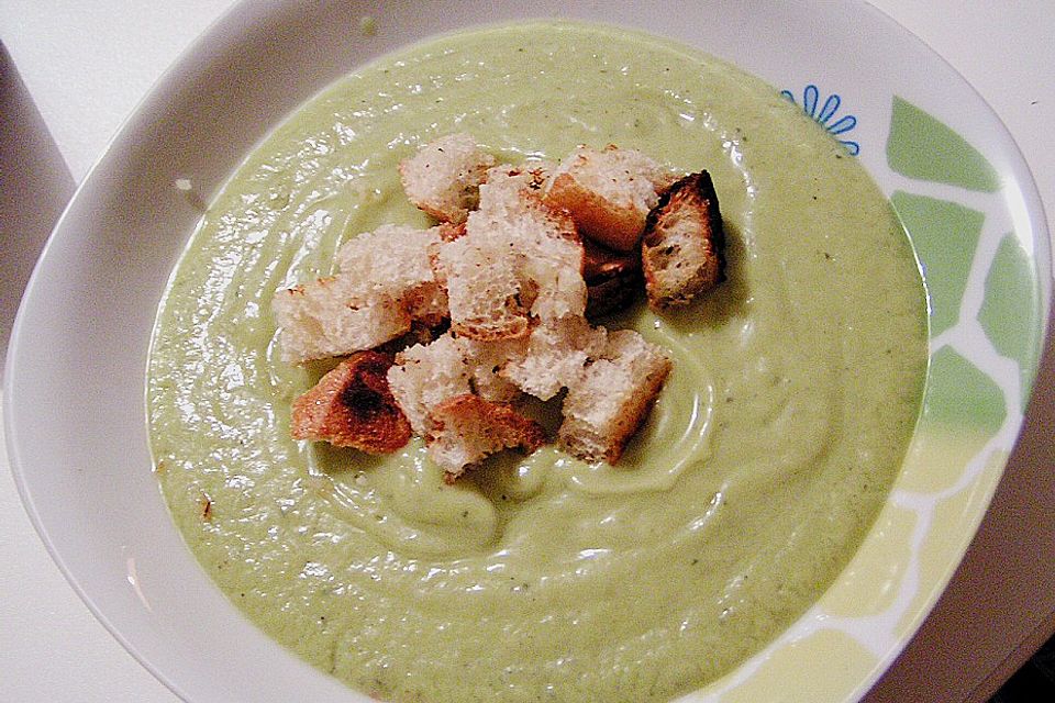 Kalte Avocado - Suppe