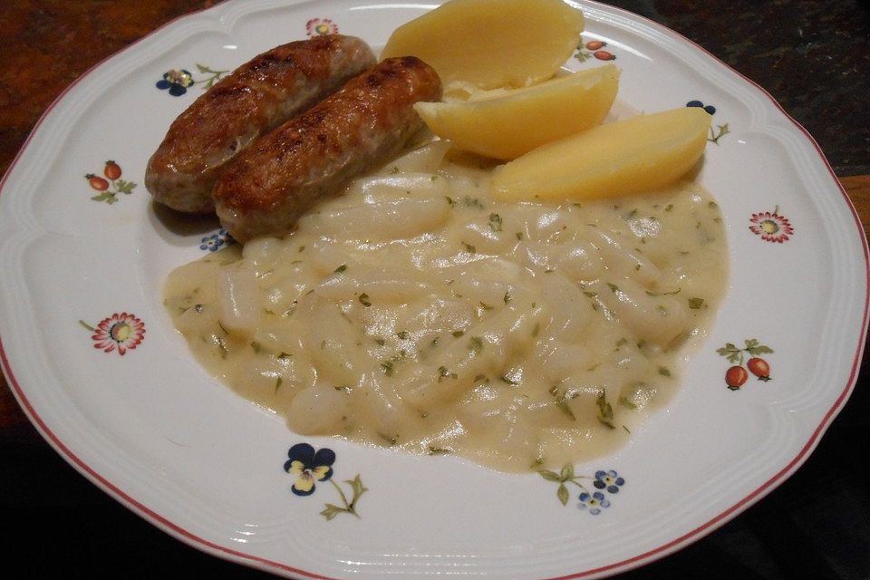 Selbstgemachte grobe Bratwurst