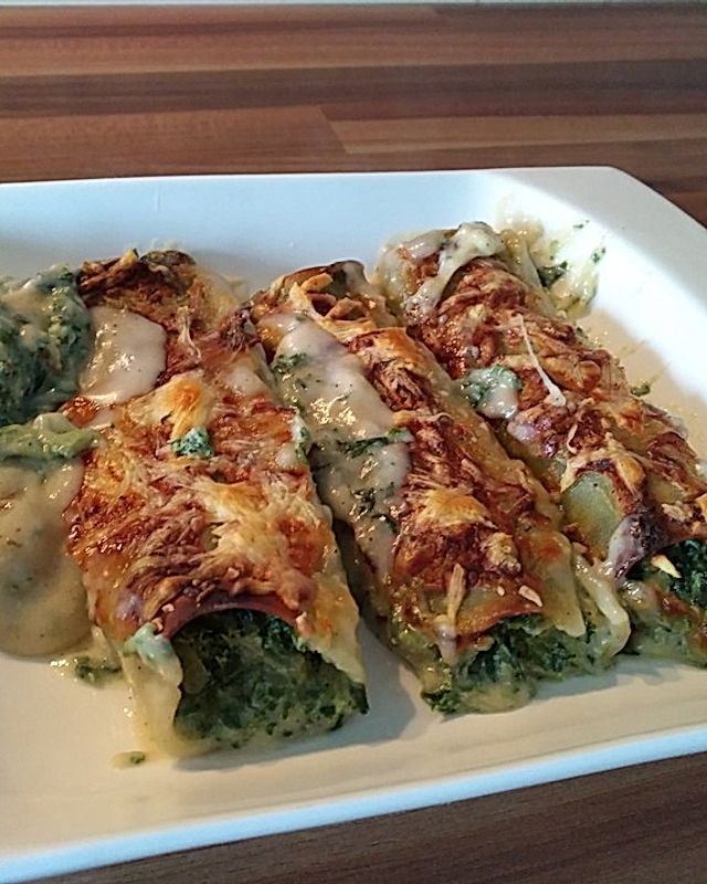 Vegane Spinat-Tofu-Cannelloni mit Sahnesauce