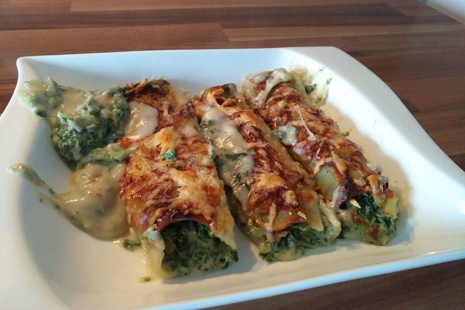 Vegane Spinat-Tofu-Cannelloni mit Sahnesauce