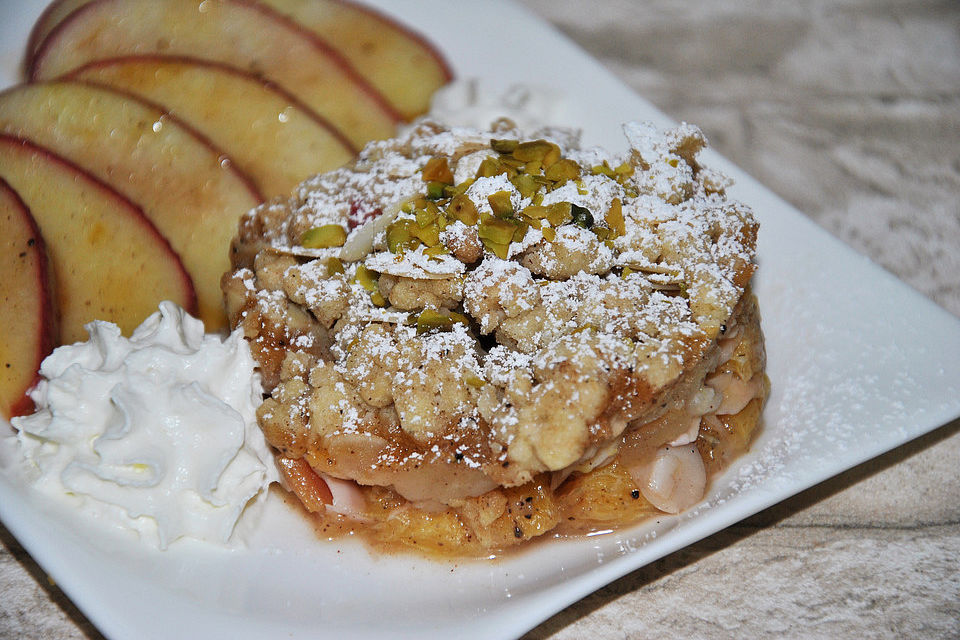 Orangen-Apfel-Crumble mit Mandeln