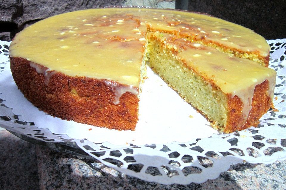 Zitrus-Zucchini-Kuchen